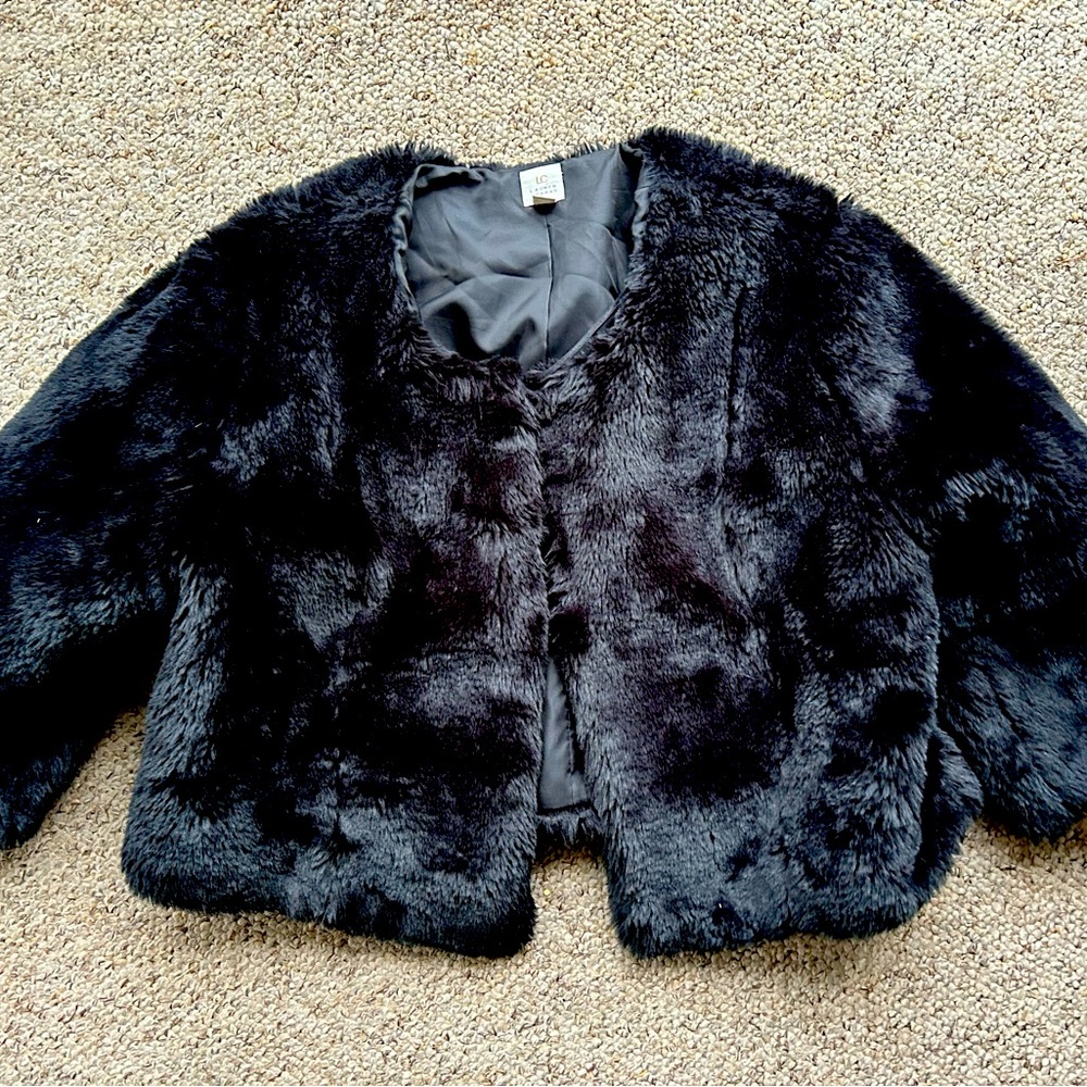 Lauren Conrad black faux fur cropped coat with 3/4 sleeves